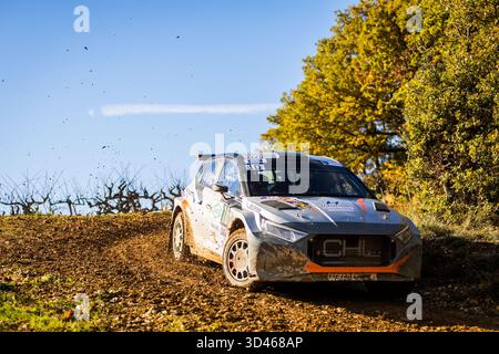 10 CONSTANT Louis, coppa Mathieu, Hyundai i20N Rally2, azione durante il Rallye Terre de Vaucluse 2025, 7° round del Championnat de France des rallyes Terre 2025, dall'8 al 9 novembre 2025 a Courthézon, Francia - Photo Bastien Roux / DPPI Foto Stock