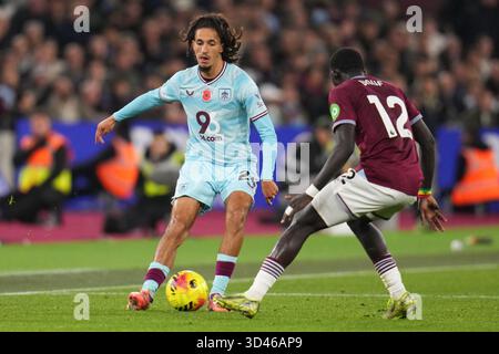 Durante la partita di Premier League tra West Ham United e Burnley al London Stadium, Londra, Regno Unito, 8 novembre 2025 (foto di Harvey Murphy/News Images) *** GER AUT sui OUT *** Foto Stock
