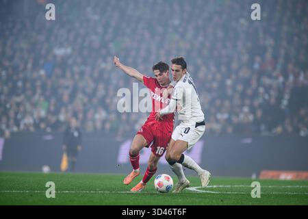 MOENCHENGLADBACH, GERMANIA - 8 NOVEMBRE 2025: Jakub Kaminski, Florian Neuhaus - partita di calcio della Bundesliga Borussia Moenchengladbach vs 1. FC Ko Foto Stock