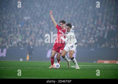 MOENCHENGLADBACH, GERMANIA - 8 NOVEMBRE 2025: Jakub Kaminski, Florian Neuhaus - partita di calcio della Bundesliga Borussia Moenchengladbach vs 1. FC Ko Foto Stock