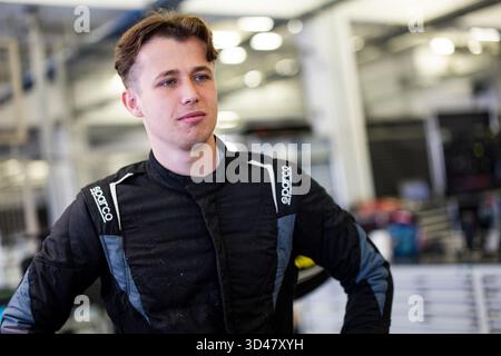 FLEMING Tom (gbr), Manthey 1st Phorm, Porsche 911 GT3 R LMGT3 #92, LM GT3, azione durante il Rookie test 2025 del Campionato Mondiale Endurance 2025, il 9 novembre 2025 sul circuito Internazionale del Bahrain a Sakhir, Bahrain - foto Julien Delfosse/DPPI credito: DPPI Media/Alamy Live News Foto Stock