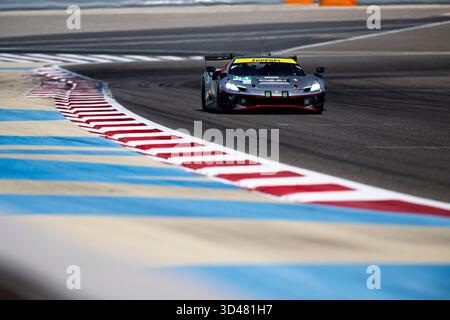 54 LACORTE Nicola (ita), Vista AF Corse, Ferrari 296 LMGT3 #54, LM GT3, azione durante le 8 ore di, Bahrain. , . FIA World Endurance Championship, dal 6 all'8 novembre 2025 sul circuito Internazionale del Bahrain a Sakhir, Bahrain - foto Fabrizio Boldoni/DPPI credito: DPPI Media/Alamy Live News Foto Stock
