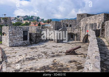 Ex carcere turco chiamato Kanli kula (Bloody Tower) fortezza nel Herceg Novi città sul mare Adriatico costa in Montenegro Foto Stock