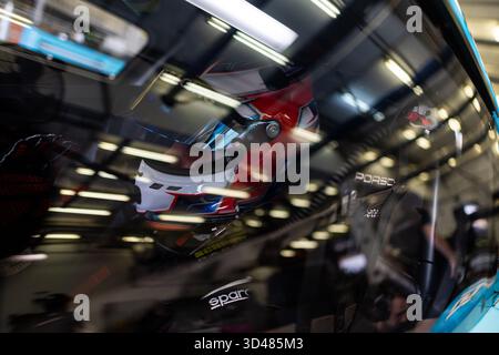 FLEMING Tom (gbr), Manthey 1st Phorm, Porsche 911 GT3 R LMGT3 #92, LM GT3, ritratto durante il Rookie test 2025 del FIA World Endurance Championship 2025, il 9 novembre 2025 sul circuito Internazionale del Bahrain a Sakhir, Bahrain Foto Stock