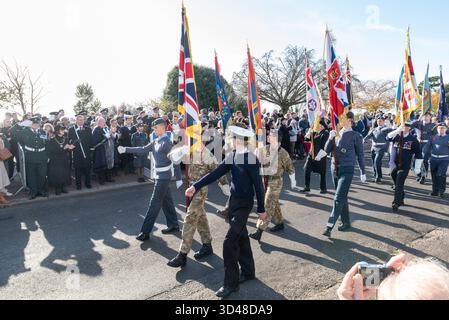 Clifftown Parade, Southend on Sea, Essex, Regno Unito. 9 novembre 2025. Il servizio domenicale della memoria si svolge presso il Southend War Memorial, sopra il lungomare di Southend on Sea. I deputati e i dignitari locali hanno preso il saluto dai rami militari, cadetti e altri gruppi Foto Stock
