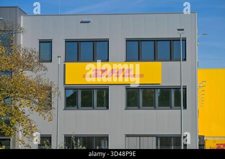 DHL Zustellbasis Charlottenburg, Rohrdamm, Siemensstadt, Spandau, Berlino *** base di consegna DHL Charlottenburg, Rohrdamm, Siemensstadt, Spandau, Berlino Foto Stock