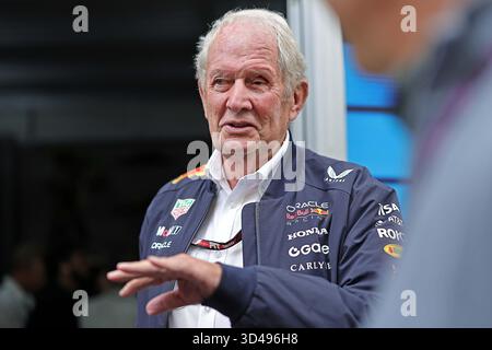 9 novembre 2025; San Paolo, Brasile: Dr. Helmut Marko (AUT), consulente Red Bull Racing arriva al paddock del Gran Premio di F1 del Brasile all'autodromo Jose Carlos Pace Foto Stock