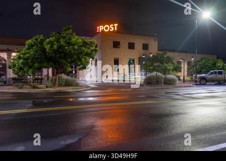 Una vista notturna del centro di Mesa, Arizona Foto Stock