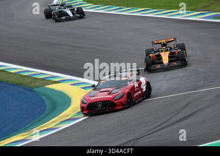 Safety car, 04 NORRIS Lando (gbr), McLaren F1 Team MCL39, azione durante il Gran Premio di San Paolo 2025 di Formula 1, 2025 Sao Paulo Grand Prix, 21° round del Campionato del mondo di Formula 1 2025 FIA dal 7 al 9 novembre 2025 sull'Interlagos, a San Paolo, Brasile Foto Stock