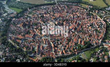 Vista aerea della città vecchia di Nördlingen, Germania Foto Stock
