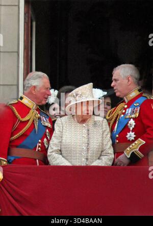 Regina Elisabetta, Principe Andrea, Principe Carlo, Londra regno unito 8 giugno 2019 - Regina Elisabetta, Re Carlo, Principe Andrea ora Andrew Mountbatten Windsor a trooping the color Foto Stock