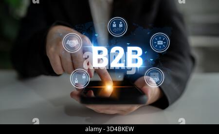 La tecnologia B2B migliora le operazioni, migliora la comunicazione e promuove l'efficienza del mercato attraverso strumenti digitali e innovazione strategica. Fermo Foto Stock