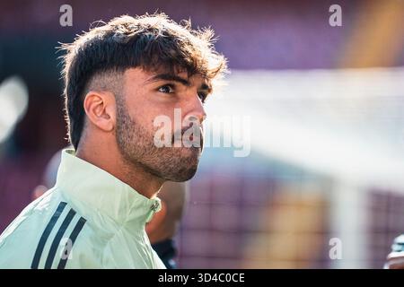 Madrid, Espagne. 9 novembre 2025. Raul Asencio del Real Madrid durante il campionato spagnolo di LaLiga tra Rayo Vallecano e Real Madrid CF il 9 novembre 2025 all'Estadio de Vallecas di Madrid, Spagna - foto Alexandre Martins/DPPI Credit: DPPI Media/Alamy Live News Foto Stock