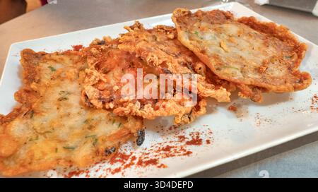 Tortillita de Camarones, omelette di gamberi, specialità spagnola, gastronomia spagnola, Spagna, Europa Foto Stock