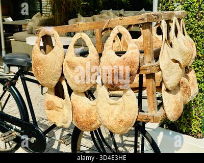Ka'ak pane libanese in bicicletta Foto Stock