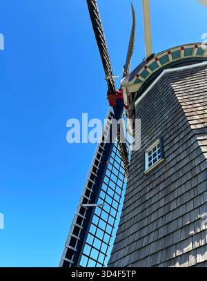 Mulino olandese de Zwaan al parco municipale Windmill Island Gardens. Olanda, Michigan Foto Stock