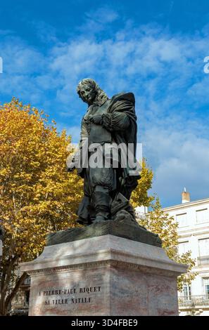 Statua di Pierre Paul Riquet, fondatore del Canal du Midi. Beziers, Occitanie, Francia Foto Stock