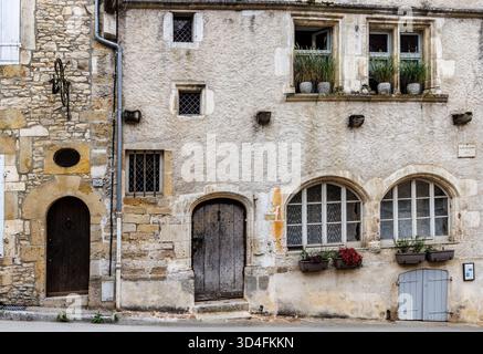Vecchia casa a Vezelay, Francia Foto Stock