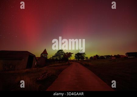 L'imponente tempesta Aurora colpisce il Galles, queste immagini provengono dal villaggio tedesco sulle catene militari di Sennybridge Foto Stock