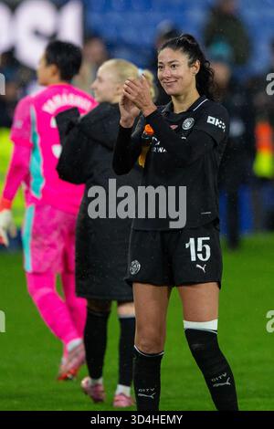 Liverpool, Regno Unito. 9 novembre 2025. Leila Ouahabi (15 Manchester City) batte i tifosi. Everton Women vs Manchester City Women, Womens Super League, Goodison Park, Liverpool, Inghilterra, 9 novembre 2025. Credito: SPP Sport Press Photo. /Alamy Live News Foto Stock