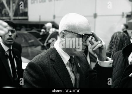 Daniel Day-Lewis accoglie i fan al BFI London Film Festival 2025 per la prima proiezione di "Anemone" Foto Stock