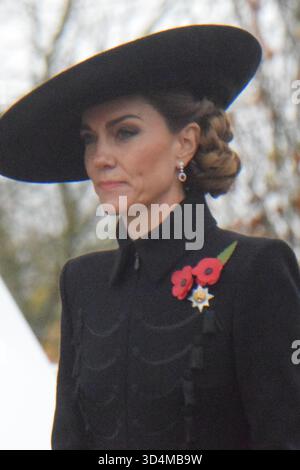 ALREWAS, STAFFORDSHIRE, martedì 11 novembre 2025. Sua altezza reale la Principessa del Galles arriva al National Memorial Arboreutm per la commemorazione nazionale del giorno dell'armistizio. Foto Stock