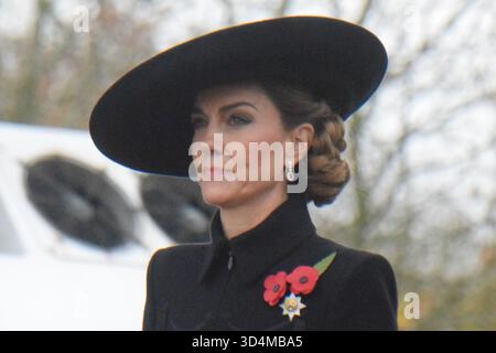 ALREWAS, STAFFORDSHIRE, martedì 11 novembre 2025. Sua altezza reale la Principessa del Galles arriva al National Memorial Arboreutm per la commemorazione nazionale del giorno dell'armistizio. Foto Stock