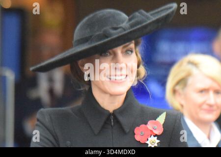 ALREWAS, STAFFORDSHIRE, martedì 11 novembre 2025. Sua altezza reale la Principessa del Galles arriva al National Memorial Arboreutm per la commemorazione nazionale del giorno dell'armistizio. Foto Stock