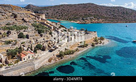 Fortezza veneziana di Spinalonga. Acque incontaminate. Scatto aereo. Creta. Grecia Foto Stock
