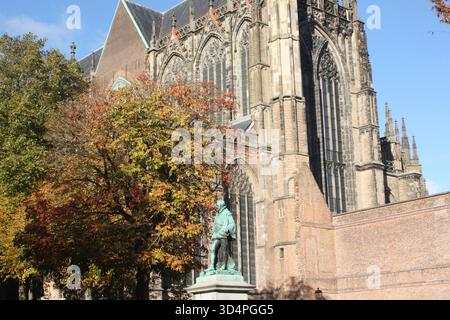 La cattedrale si trova nel centro di Utrecht, nei Paesi Bassi Foto Stock