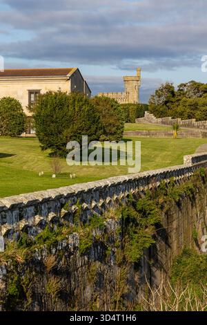 Hotel Parador Nacional in un vecchio castello sul Monte Boien, la città di Baiona, Galizia, Spagna Foto Stock