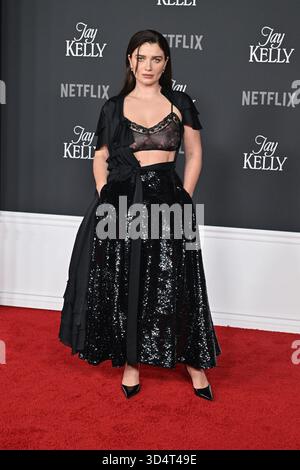 Hollywood, Stati Uniti. 11 novembre 2025. Eve Hewson arriva alla prima di Los Angeles di "Jay Kelly" all'Egyptian Theatre l'11 novembre 2025 a Hollywood, CA. LISA OConnor/ Credit: AFF/Alamy Live News Foto Stock
