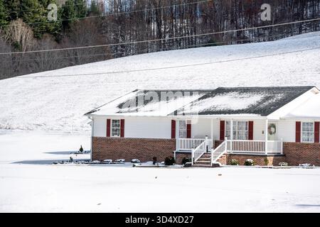 Immagini ad alta risoluzione della prima neve nell'ovest, WATAUGA COUNTY, North Carolina, situata tra le MONTAGNE BLUE RIDGE. ©Paul Todd/OUTSIDEIMAGES Foto Stock