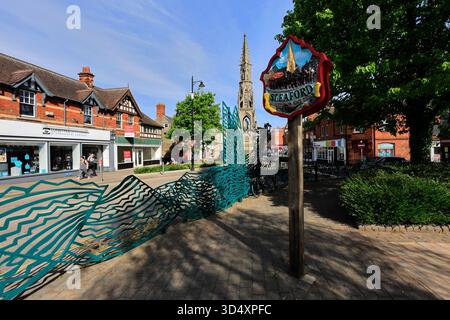 L'insegna della città e l'Handley Monument, Sleaford Town, Lincolnshire, Inghilterra, Regno Unito Foto Stock