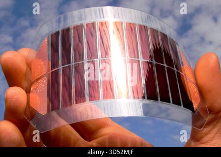 Celle solari flessibili dal rutenio. Prodotti per l'efficienza energetica Foto Stock