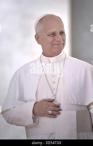 Città del Vaticano, Vatikanstadt. 12 novembre 2025. Papa Leone XIV durante la sua udienza generale settimanale in Piazza San Pietro in Vaticano il 12 novembre 2025. Credito: dpa/Alamy Live News Foto Stock