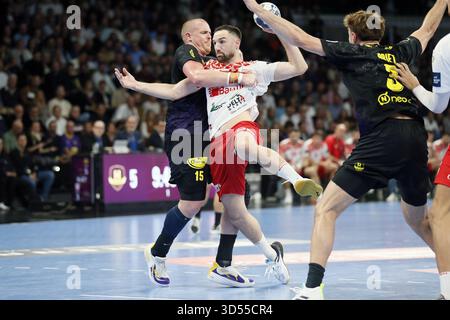 Nantes, Francia. 13 novembre 2025. Tom PELAYO della Dinamo Bucurest durante la EHF Champions League, fase a gironi, partita di pallamano tra HBC Nantes e Dinamo Bucuresti il 13 novembre 2025 alla H Arena di Nantes, Francia - Photo Julien Kammerer/DPPI Credit: DPPI Media/Alamy Live News Foto Stock