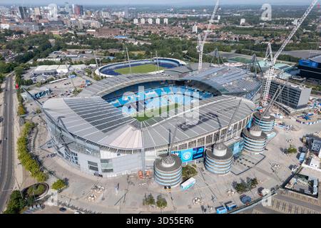 Vista aerea dello stadio della città di Manchester, attualmente conosciuto come Etihad Stadium, sede del Manchester City FC, Manchester, Regno Unito. Foto Stock
