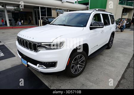 SUV Jeep Wagoneer bianco. Foto Stock