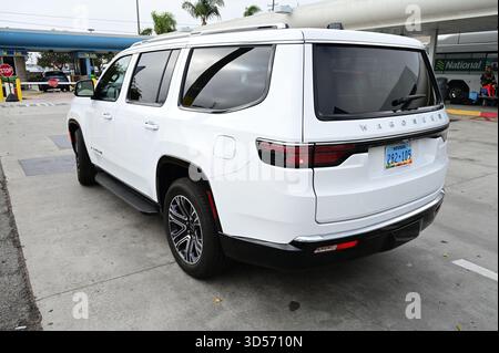 SUV Jeep Wagoneer bianco. Foto Stock