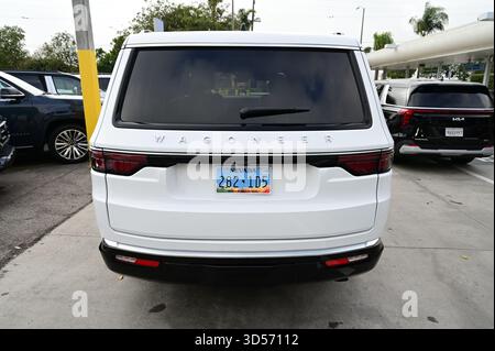 SUV Jeep Wagoneer bianco. Foto Stock