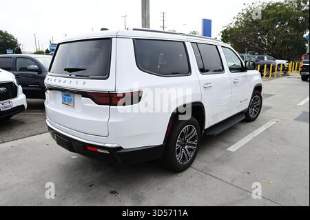 SUV Jeep Wagoneer bianco. Foto Stock