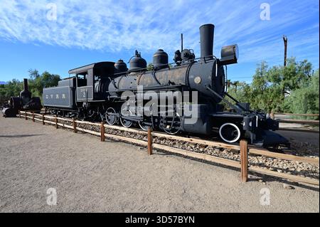 Locomotiva americana d'epoca del 42864 nella Valle della morte. Foto Stock