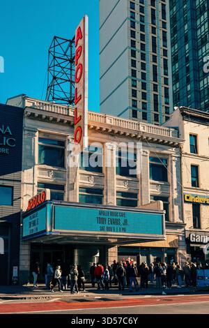 Stati Uniti, New York City: L'Apollo Theater, un teatro polivalente al 253 West 125th Street nel quartiere Harlem di Upper Manhattan. La faca Foto Stock