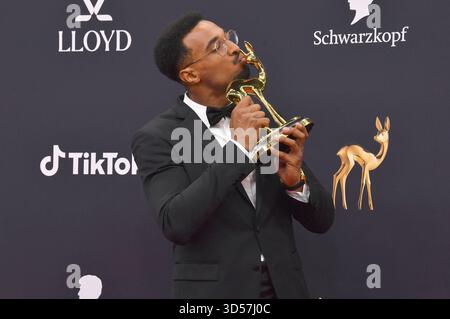 Leo Neugebauer bei der 77. Bambi-Verleihung 2025 nei den Bavaria Filmstudios. München, 13.11.2025 *** Leo Neugebauer ai Bambi Awards 77 2025 nei Bavaria Filmstudios Monaco di Baviera, 13 11 2025 foto:XB.xInsingerx/xFuturexImagex bambi 5488 Foto Stock