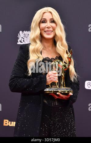 Cher bei der 77. Bambi-Verleihung 2025 nei den Bavaria Filmstudios. München, 13.11.2025 *** Cher ai Bambi Awards 77 2025 ai Bavaria Filmstudios Monaco di Baviera, 13 11 2025 foto:XB.xInsingerx/xFuturexImagex bambi 5562 Foto Stock