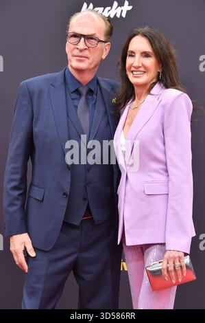 Herbert Knaup mit Ehefrau Christiane Knaup bei der 77. Bambi-Verleihung 2025 nei den Bavaria Filmstudios. München, 13.11.2025 Foto Stock