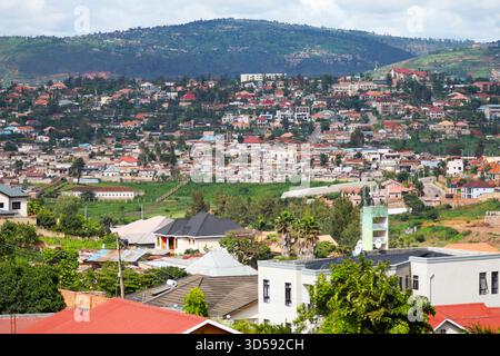Ruanda, Kigali. La zona residenziale di Kigali per gli abitanti a basso reddito a Nyabisindu. La cella con sede a Remera è stata demolita per essere rinnovata. Foto Stock