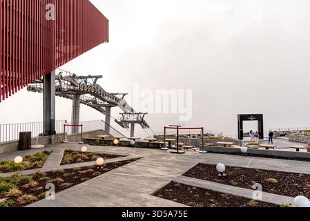 Cattaro, Montenegro, 26 ottobre 2025, Vista della funivia per il Monte Lovcen Foto Stock