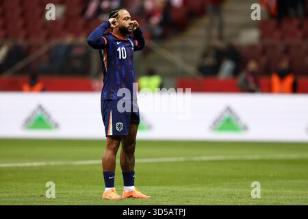 Varsavia, Pologne. 14 novembre 2025. Memphis Depay dei Paesi Bassi durante la Coppa del mondo FIFA 2026, qualificazioni, partita di calcio del gruppo G tra Polonia e Paesi Bassi il 14 novembre 2025 allo stadio PGE Narodowy di Varsavia, Polonia - foto Piotr Matusewicz/DPPI Credit: DPPI Media/Alamy Live News Foto Stock